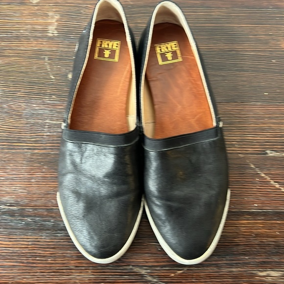 Frye Flats Slip on Shoes size 8.5 - Picture 2 of 4